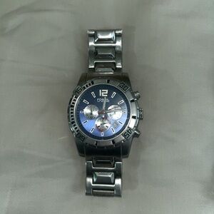 MENS FOSSIL WATCH. SILVER. BLUE CENTER. GENTLY USED. NEEDS BATTERY. GREAT WATCH